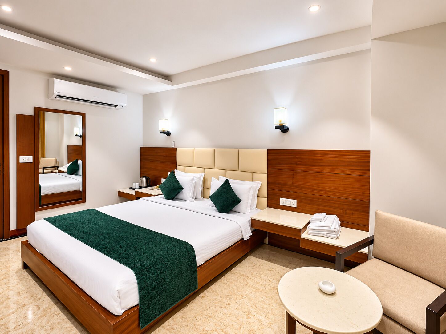 豪華客房, 城市景 | 羽絨被、Select Comfort 床墊、房內夾萬、書桌