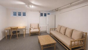 Apartment, 1 Bedroom, Garden View | Living room