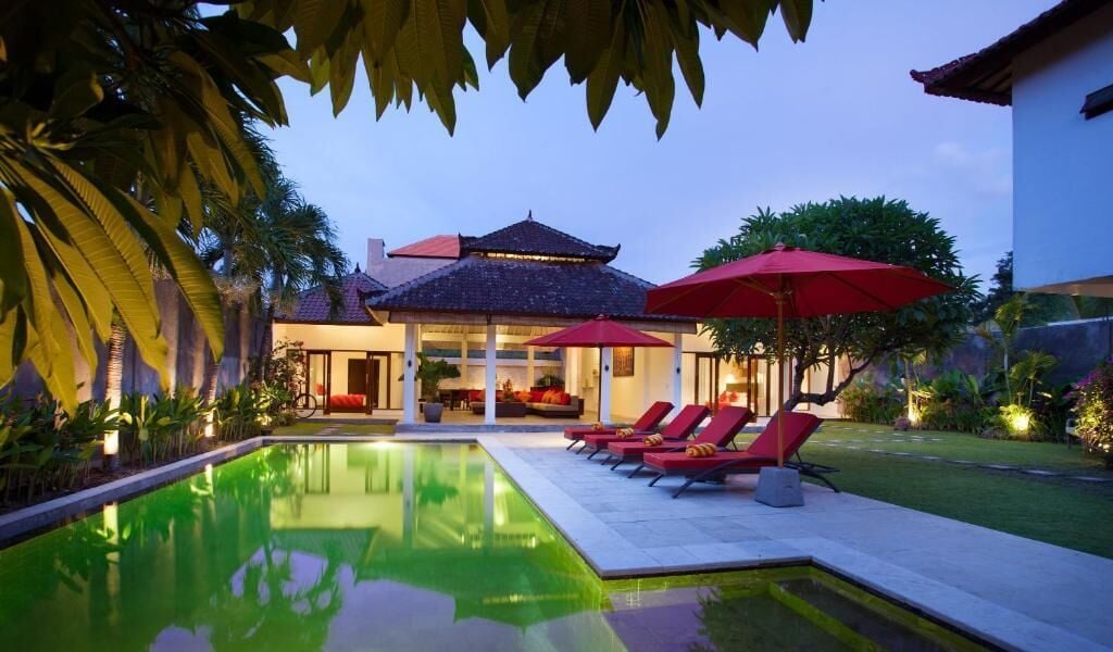 Kolam renang outdoor