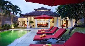 Outdoor pool - Villa Alma (Badung)
