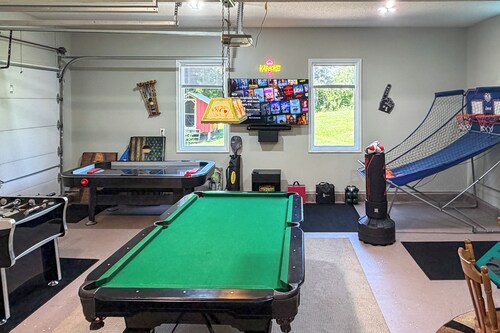 Studio Suite & Country Views! Sibley Group Retreat