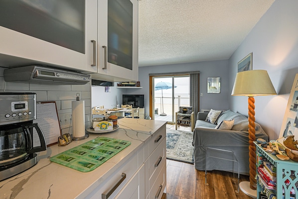 Interior - Unwind Poolside, Walk to Sand! Montauk Getaway (Montauk)