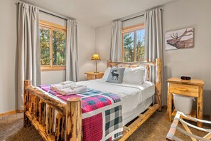 Room - Adventure Bay | Dock, Kayaks, Firepit & Game Room (Friendship)