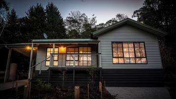 Deluxe Cabin, 1 King Bed, Balcony | Exterior