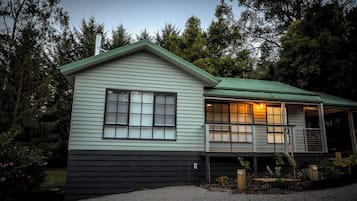 Deluxe Cabin, 1 King Bed | Exterior