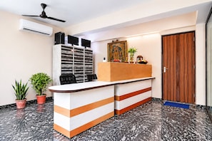 Family Room, Partial Lake View | Lobby - The Bliss (Kolkata)