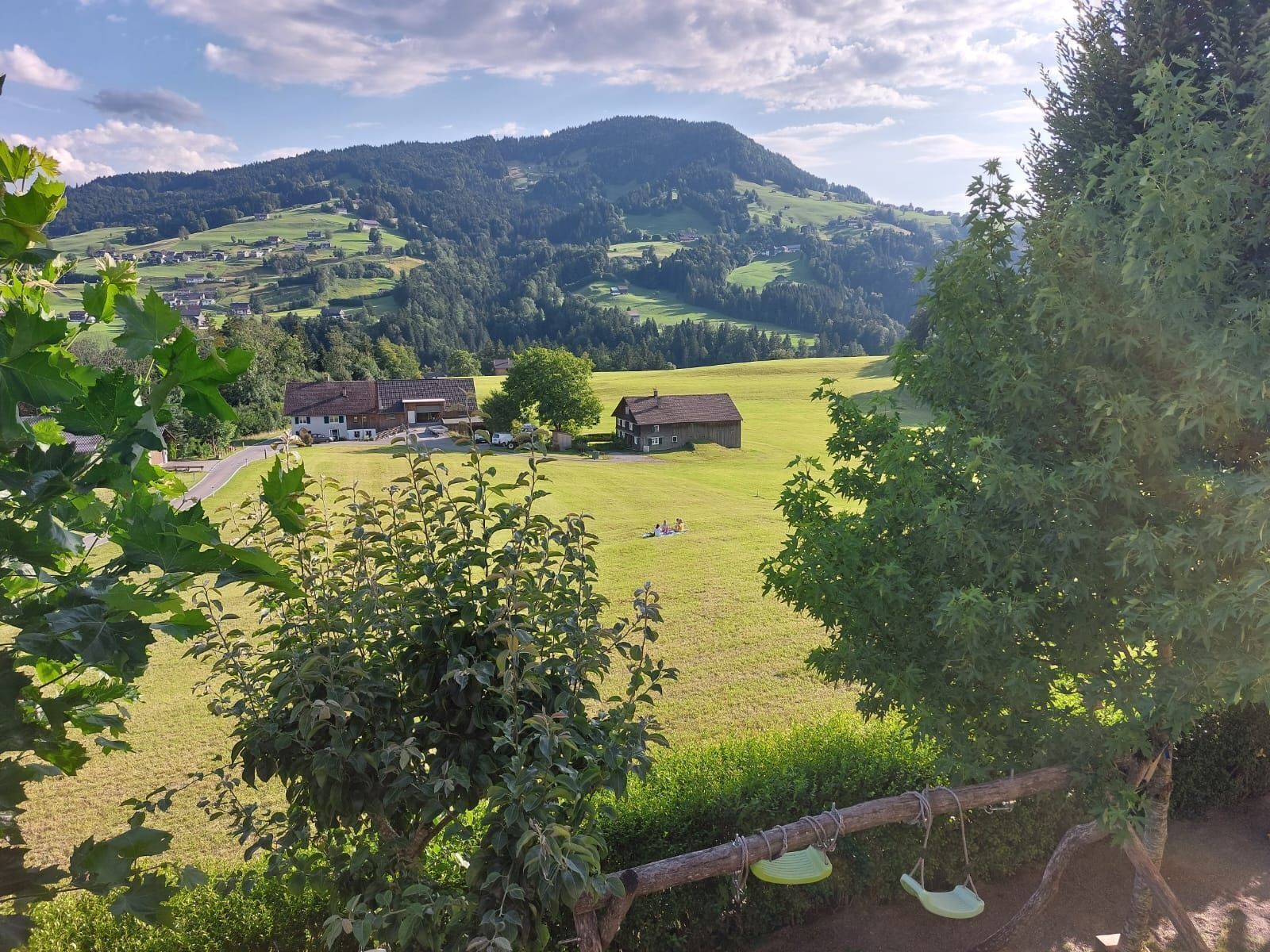 Blick vom Esszimmer auf die Berge