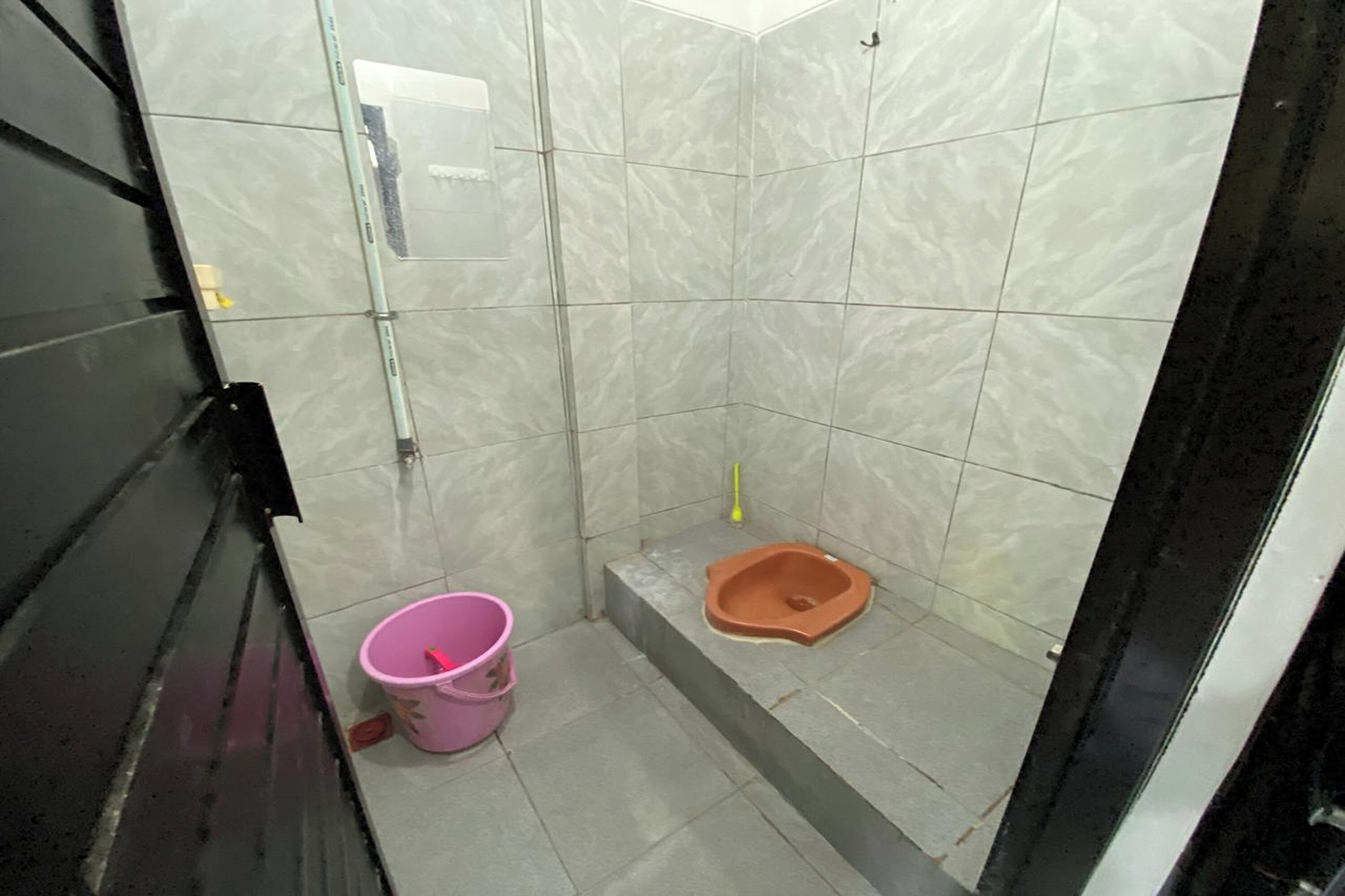 Room C | Badezimmer