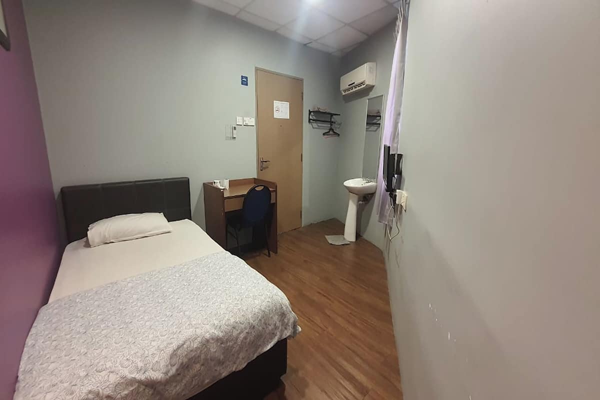 Single Room, Shared Bathroom