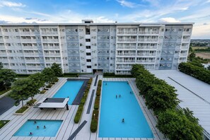 Outdoor pool - Trees Residences Condominium By Smdc (Caloocan)