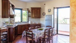 Unclassified image, 5 of 48, button - Hospitality as a Value: ​There are places that keep alive the spirit of those who loved them. (Giardoni)