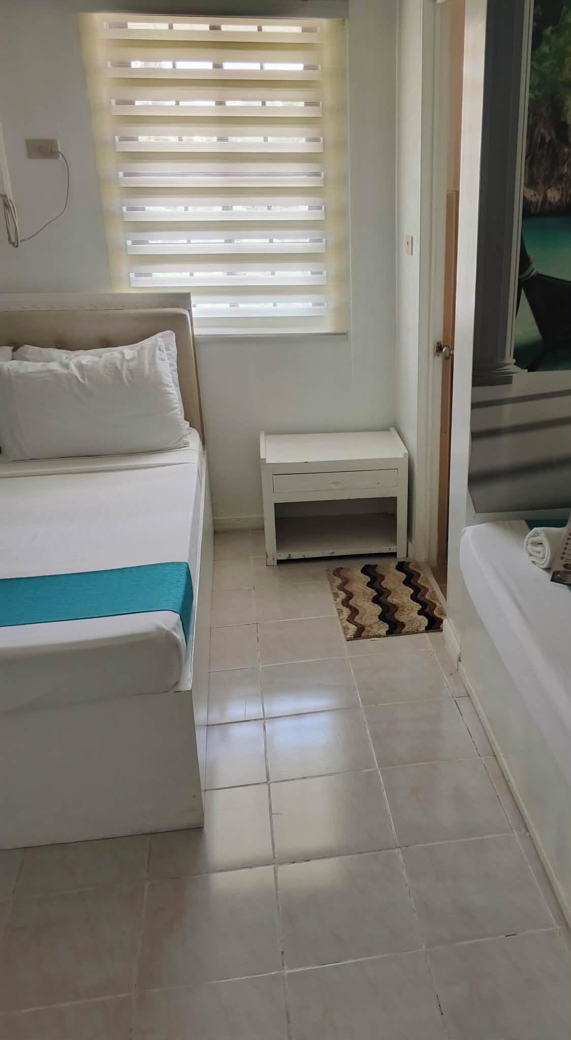 Kamar Quadruple, Bebas Asap Rokok, kamar mandi pribadi