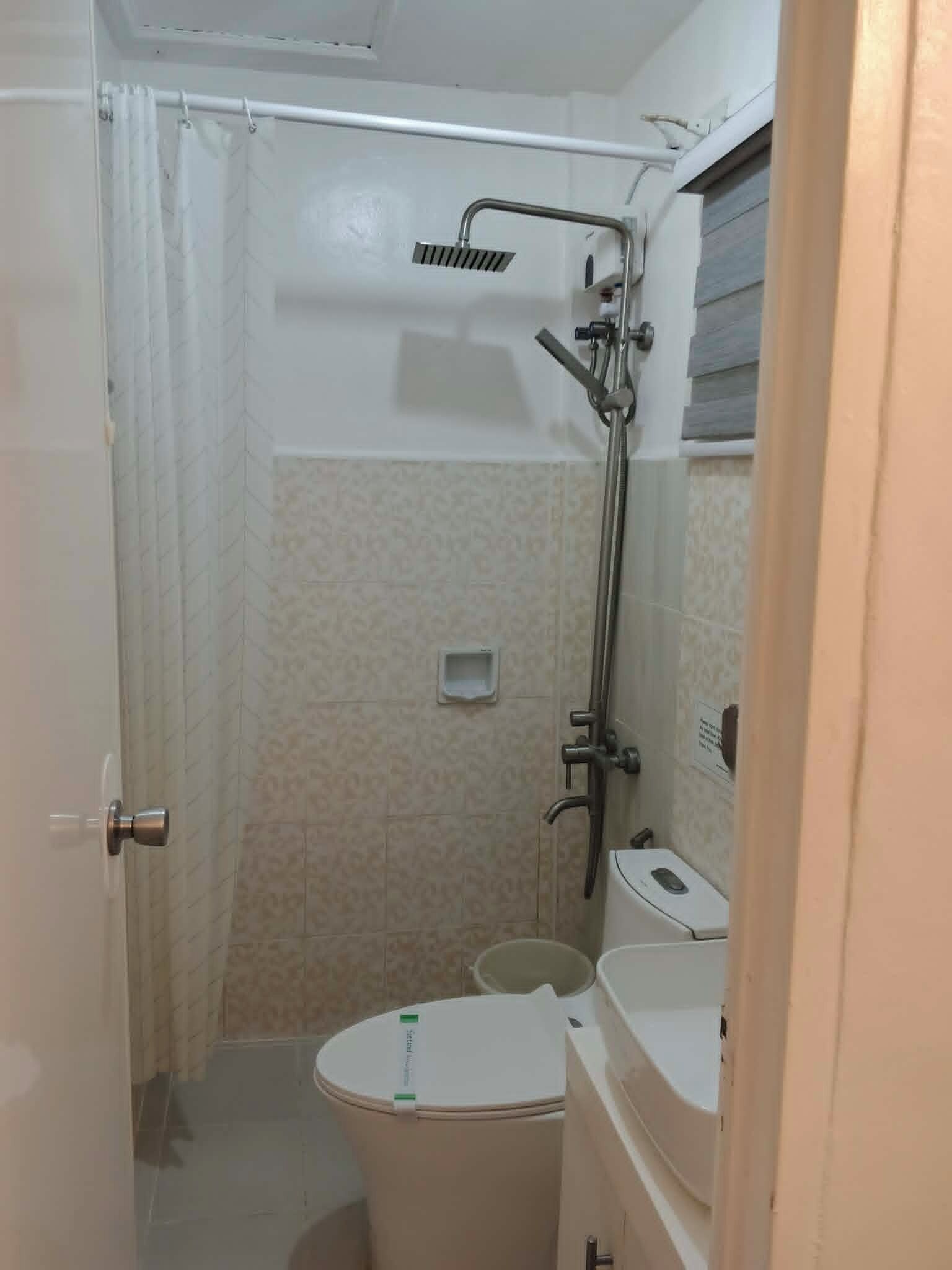 Room, Non Smoking, Air conditioning | Bathroom