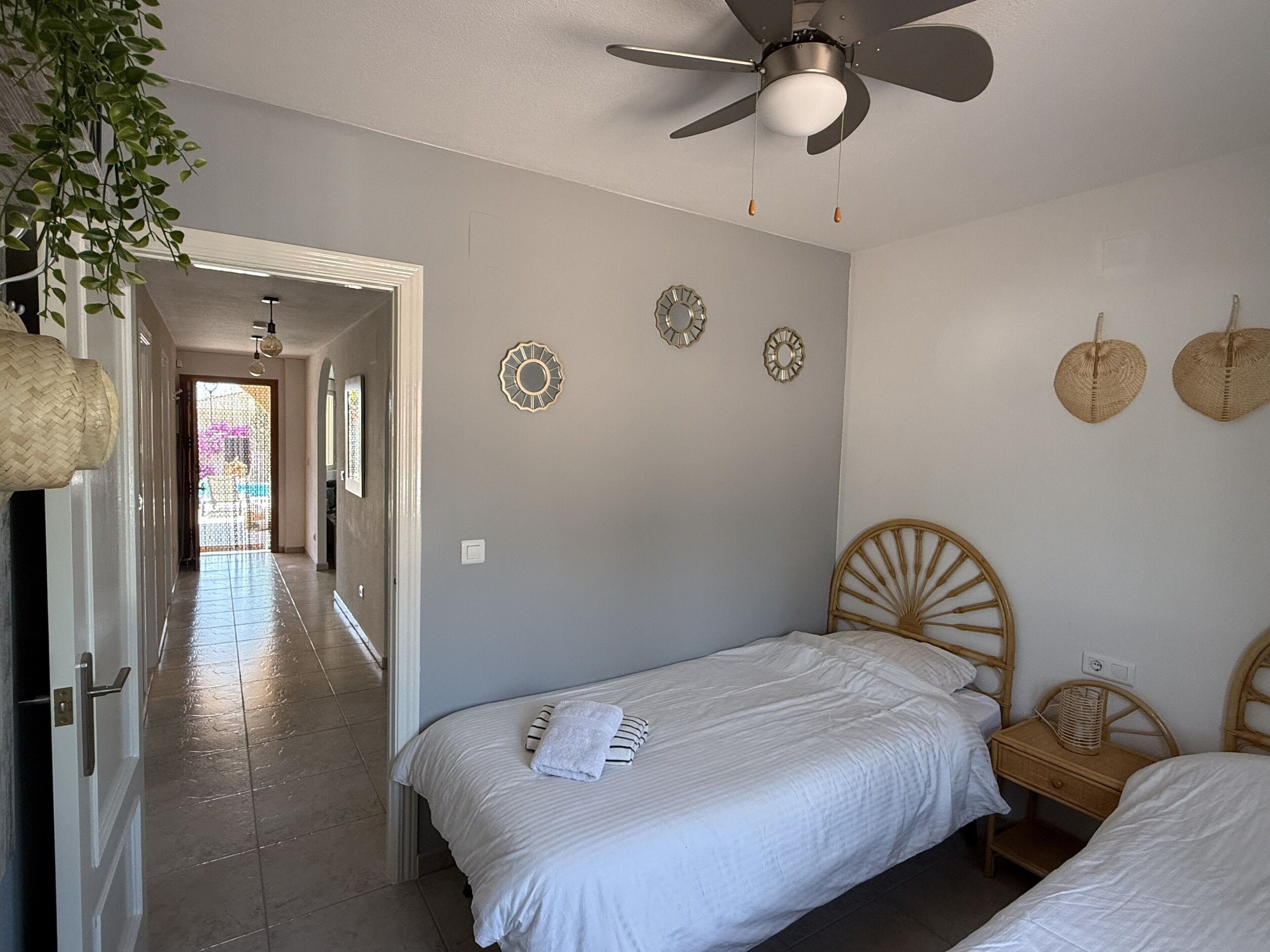 Iron/ironing board, WiFi, bed sheets