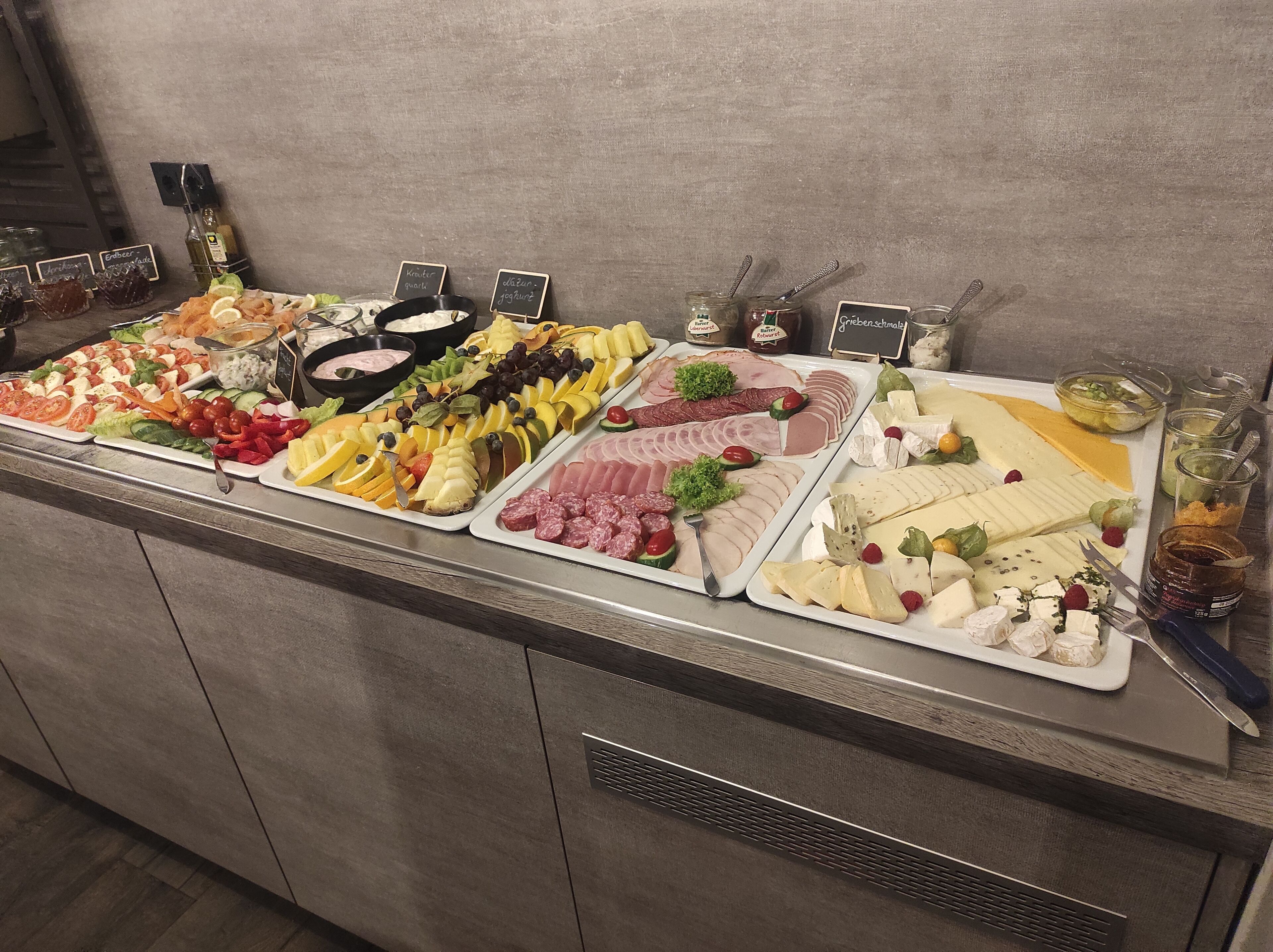 Dagelijks ontbijtbuffet (toeslag)