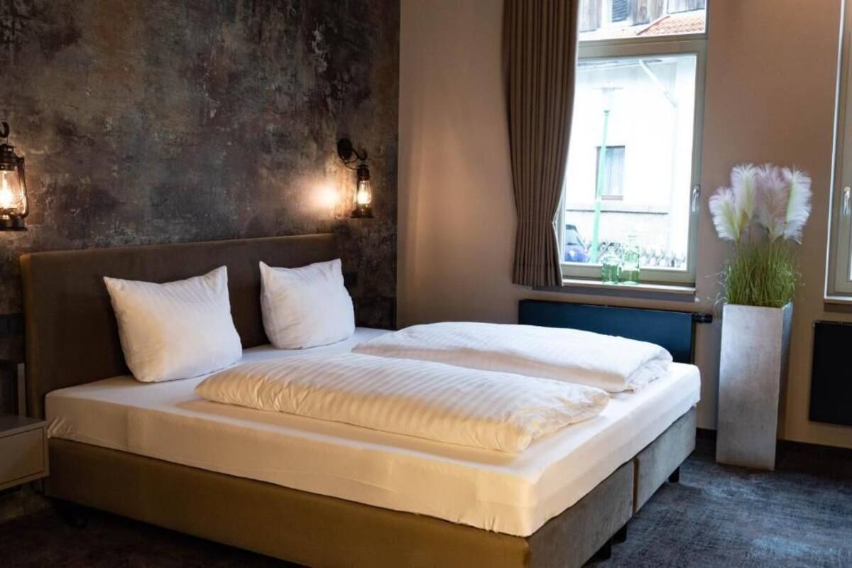 In-room safe, soundproofing, free WiFi