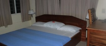 Loreto Palm Villa: 17 en-suite AC rooms with on-site restaurant