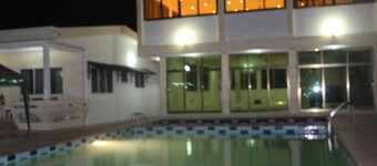 Loreto Palm Villa: 17 en-suite AC rooms with on-site restaurant