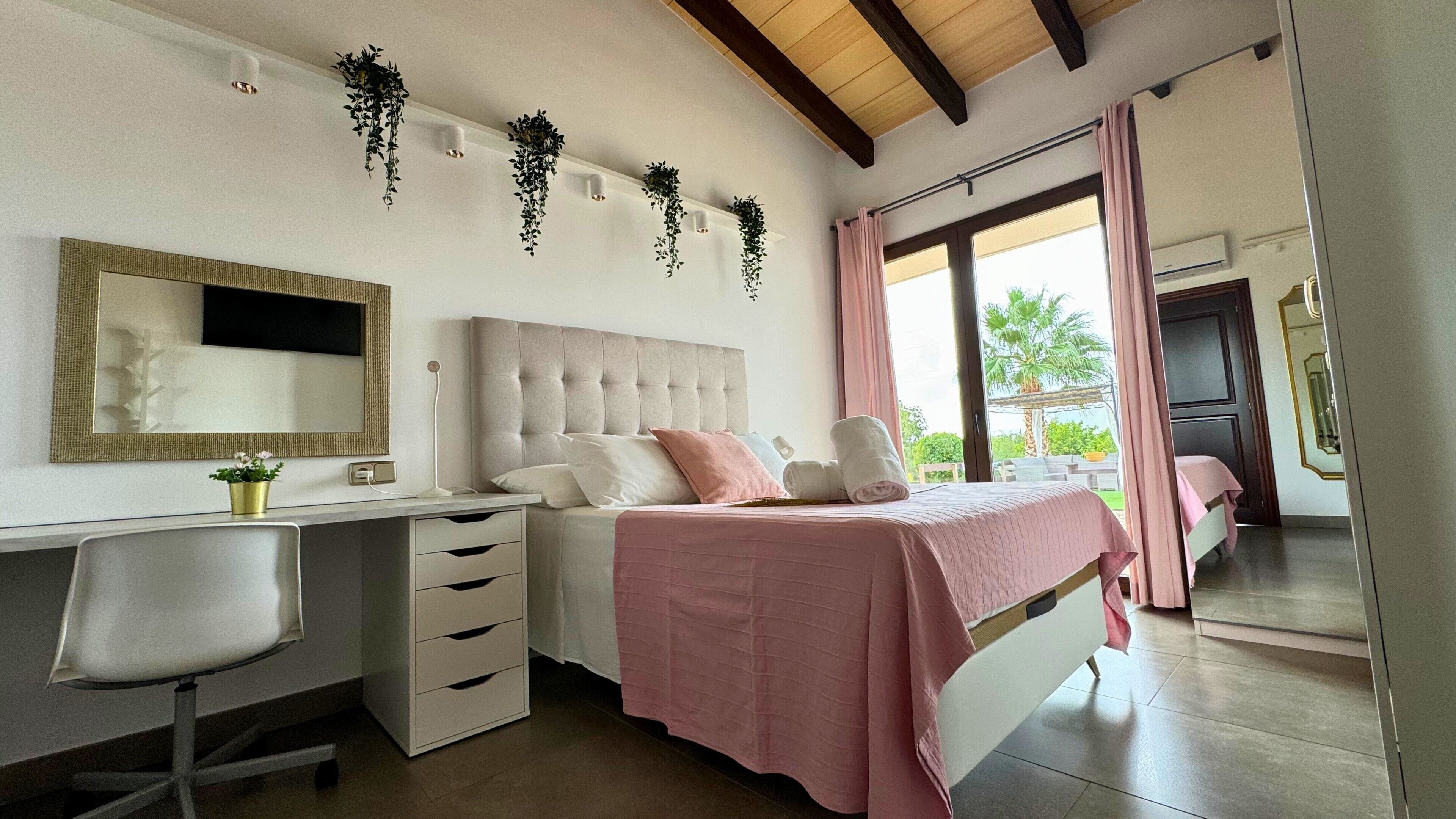 3 dormitorios, tabla de planchar con plancha, wifi y ropa de cama