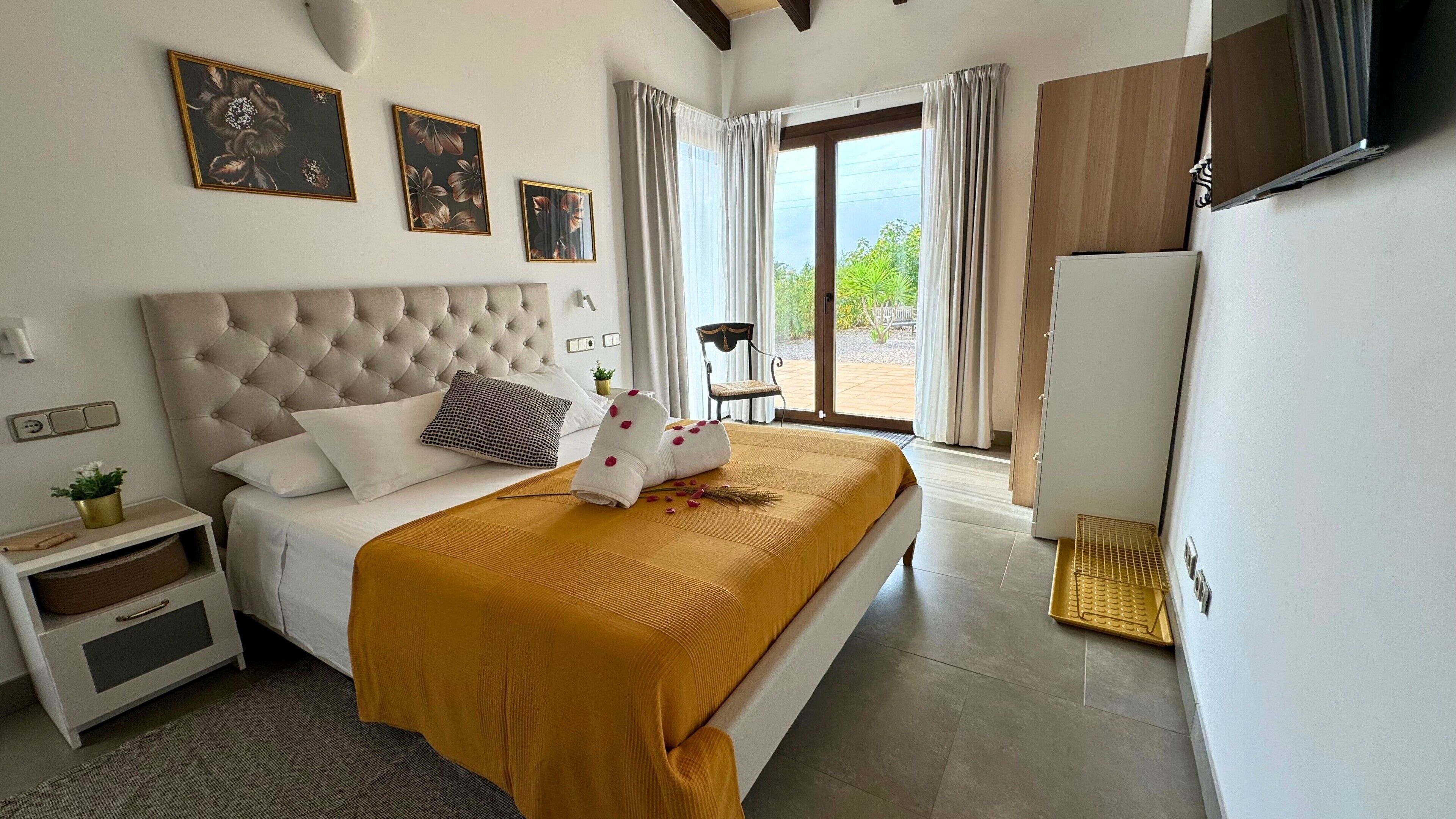 3 quartos, ferros/tábuas de passar roupa, Wi-Fi, roupa de cama