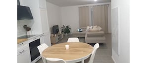 Interior - New house with a garden (Lons)