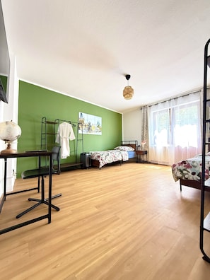Comfort Apartment | Desk, laptop workspace, free WiFi - Apartment am Hbf. Mönchengladbach MG06 (Mönchengladbach)