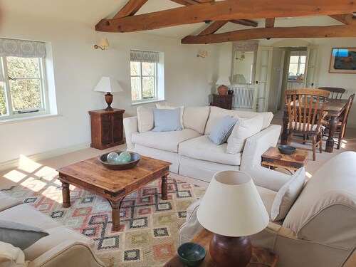 Lilly Hall Hopkiln - Exceptional 3 Bedroom Cottage in Ledbury Herefordshire