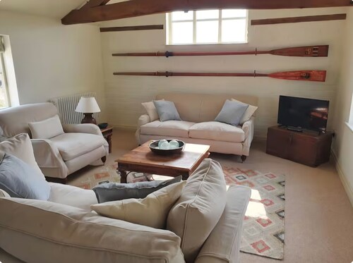 Lilly Hall Hopkiln - Exceptional 3 Bedroom Cottage in Ledbury Herefordshire