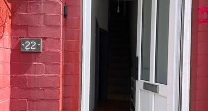 Salford Sanctuary - Spacious 5 Bedroom House