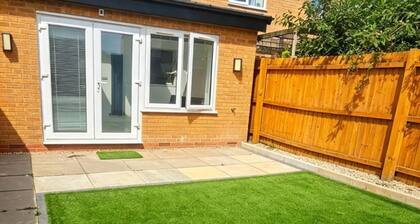 House - Sleeps 6 - Parking