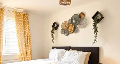 House - Sleeps 6 - Parking