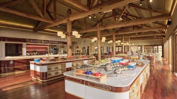 Desayuno buffet todos los días (con cargo)