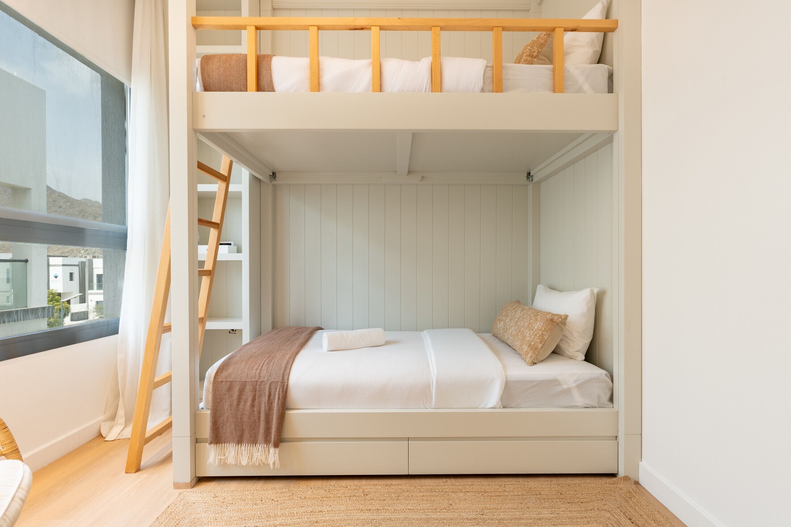In-room safe, iron/ironing board, WiFi (free), bed sheets