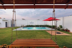Apartment (1 Bedroom) | Interior - Dew Drop Villa by Stayjade 3bhkpvt Pool Garden (Bengaluru)