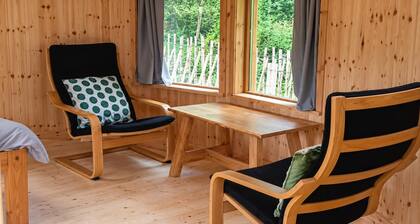 Unique Retreat Sleeps 2 With Hot Tub & Pets Ok