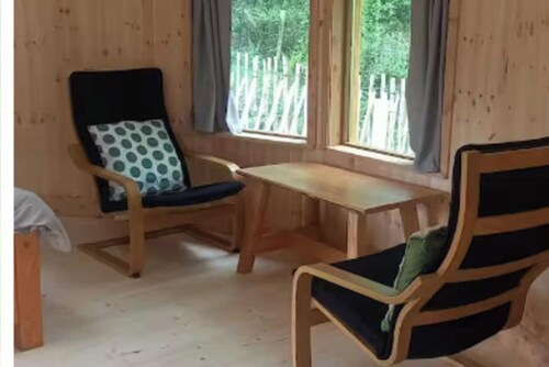 Unique Retreat Sleeps 2 With Hot Tub & Pets Ok