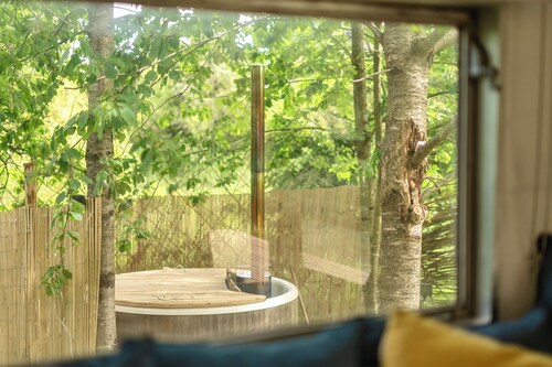 Sleeps 2 - Private Hot Tub - Fire Pit
