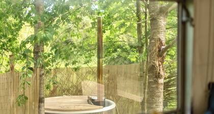 Sleeps 2 - Private Hot Tub - Fire Pit
