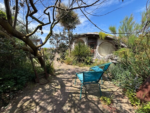 Coastal Cabin / 2 Rooms / Sleeps 3 - Cheshire