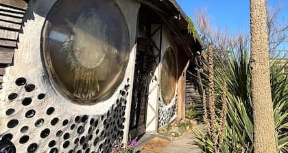 Coastal Cabin / 2 rooms / Sleeps 3
