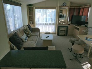 Unclassified image, 5 of 22, button - Holiday Park Home Sleeps 4 - Dogs Welcome - Pool (Clacton-on-Sea)