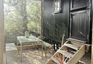 Tempat makan outdoor
