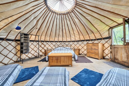 Yurt Sleeps 5 - Dogs Welcome - Bbq