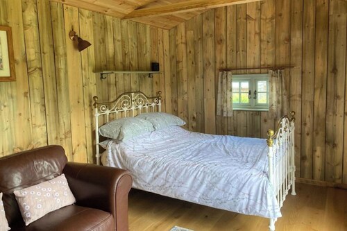 Luxury Hand Built Shepherd hut in Sidmouth