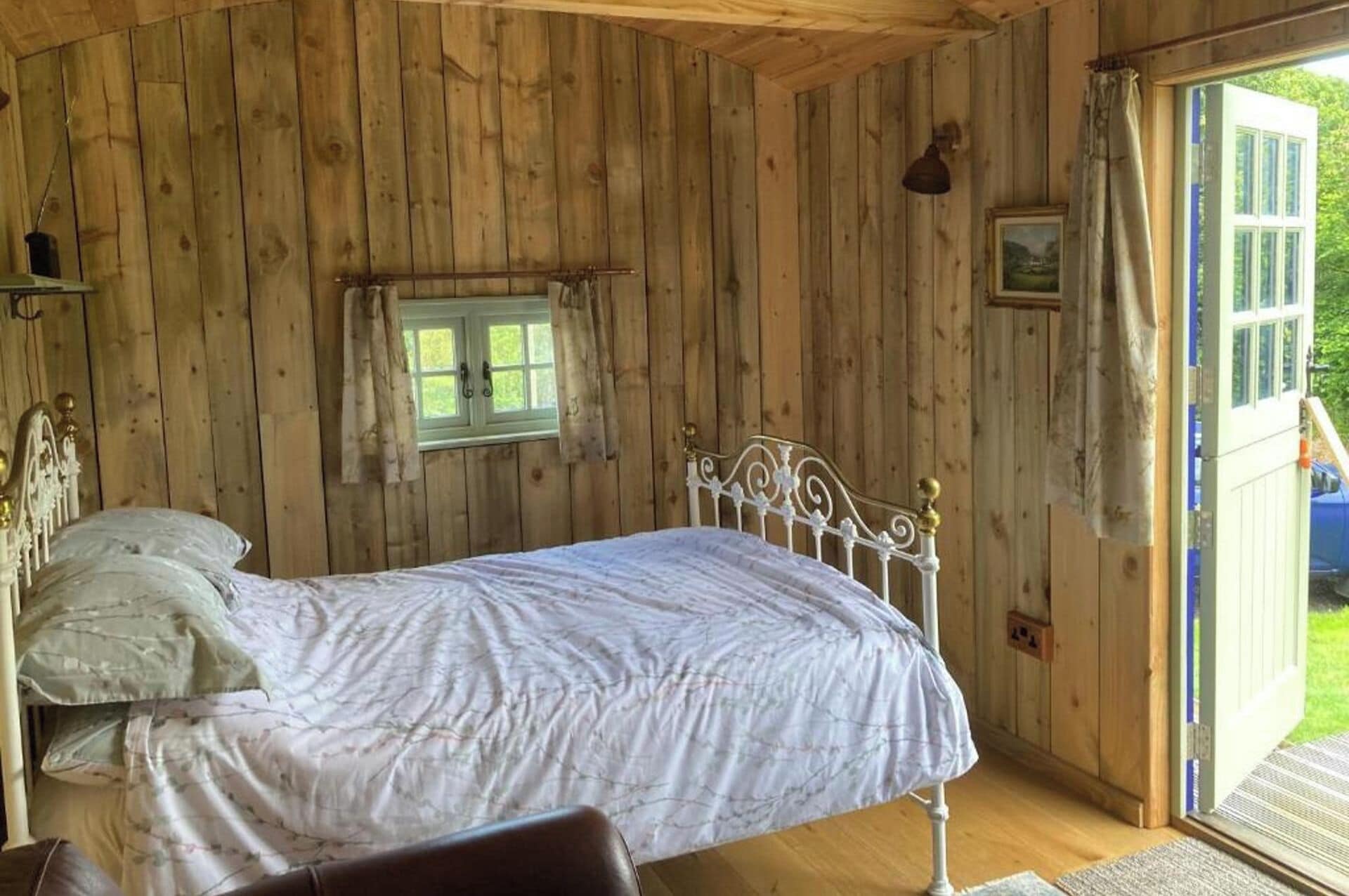 1 kamar tidur dan seprai linen