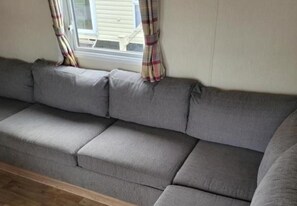 Unclassified image, 5 of 28, button - Holiday Home Sleeps 10 (Clacton-on-Sea)