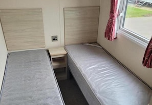 Unclassified image, 3 of 28, button - Holiday Home Sleeps 10 (Clacton-on-Sea)
