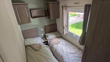 3 bedrooms, free WiFi, bed sheets