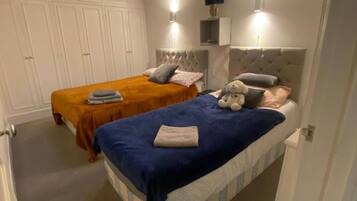 3 bedrooms, iron/ironing board, free WiFi, bed sheets