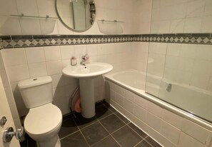 Bathroom - Sleeps7- South Kensington- Family Friendly (London)